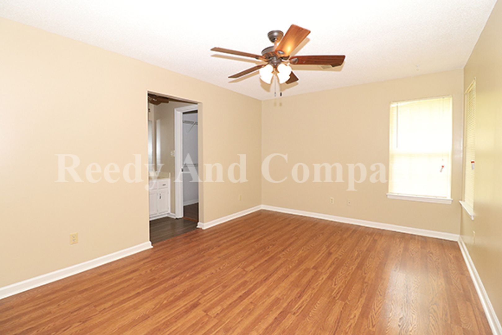 Building Photo - 5961 Kentwood Dr