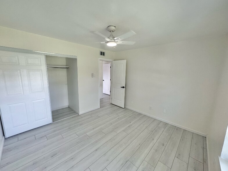Building Photo - 1706 Whitney Dr