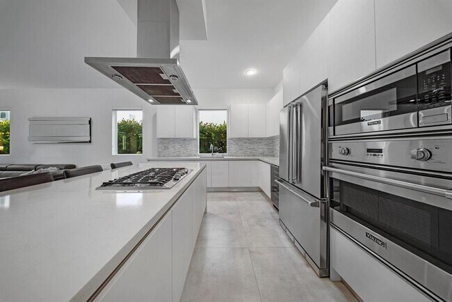 Building Photo - 10081 NW 75th Terrace