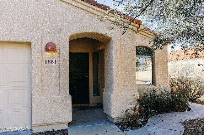 Building Photo - 1651 N Pima Ct