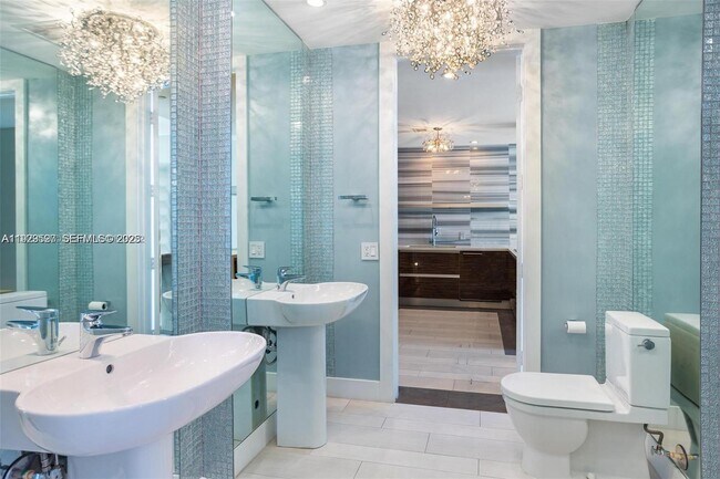 Building Photo - 1100 Biscayne Blvd