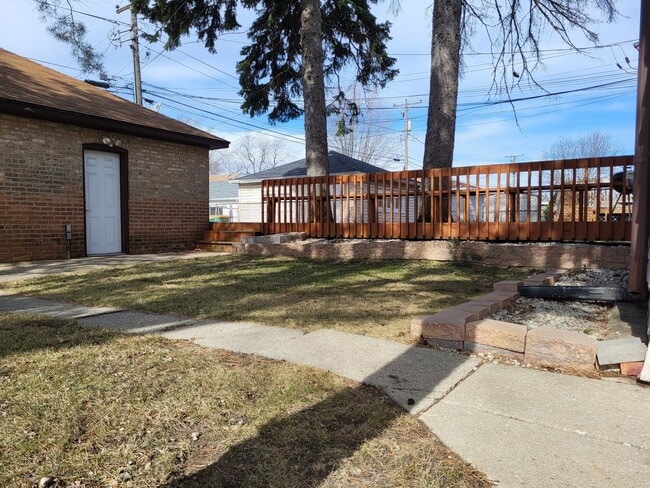 Building Photo - 3648 Grove Ave