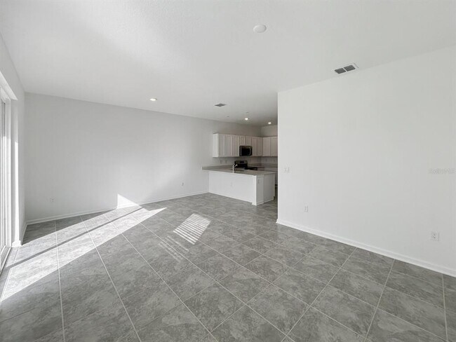 Building Photo - 2426 Skyline Lp