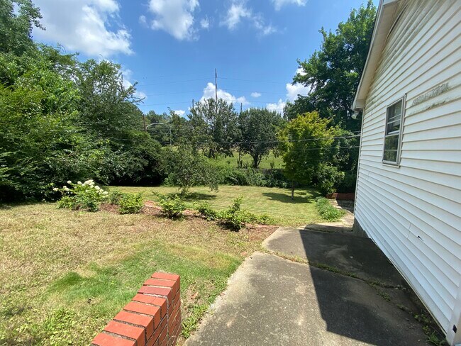 Building Photo - 5820 7th Ave S