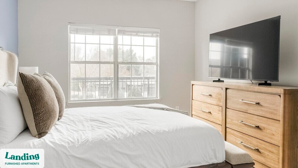 Building Photo - 100 Crossing Blvd