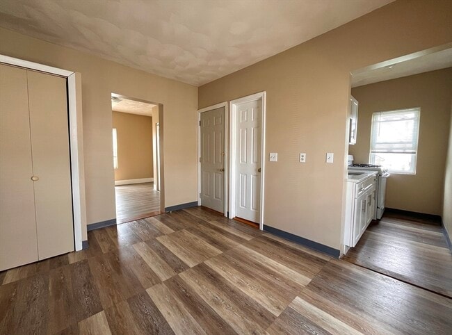 Building Photo - 25 Oakland Ave