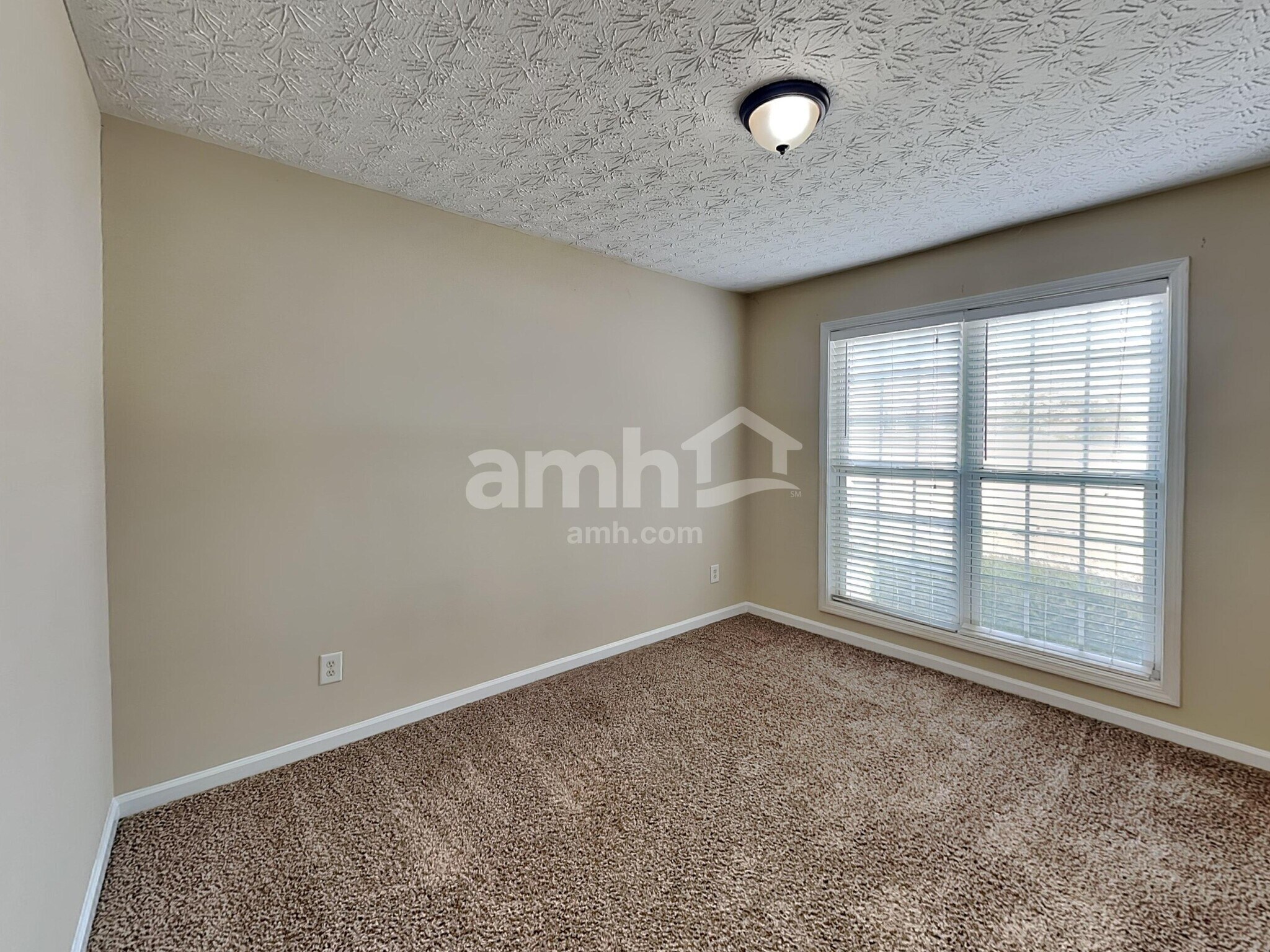 Building Photo - 3257 Tuggle Ives Dr