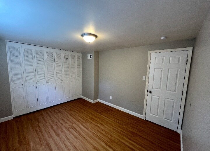Building Photo - 1390 Lincoln Dr
