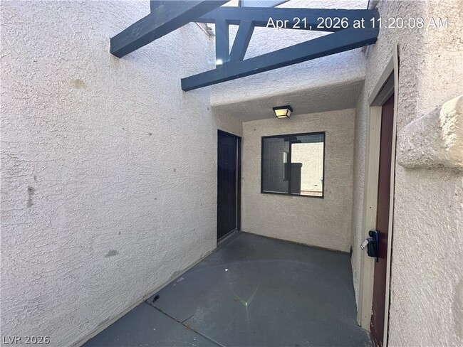 Building Photo - 329 Chastine St