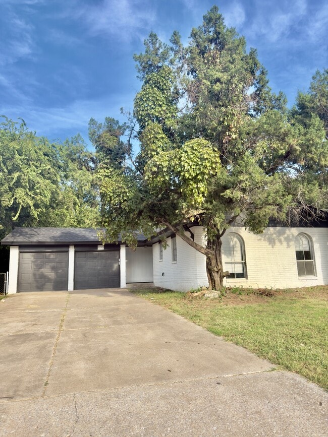 Primary Photo - 4312 Meadowpark Dr