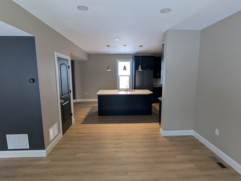 Living room - 319 Howard St