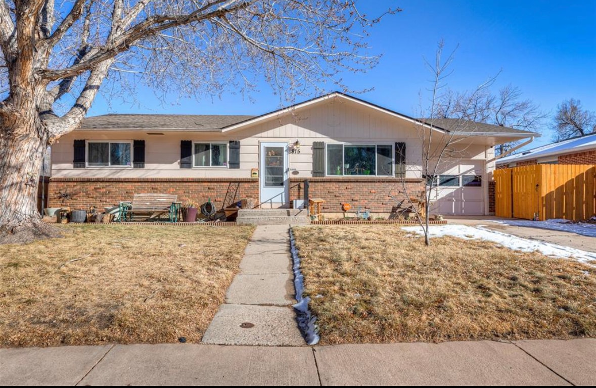 Outside of home - 815 Kingsley Dr