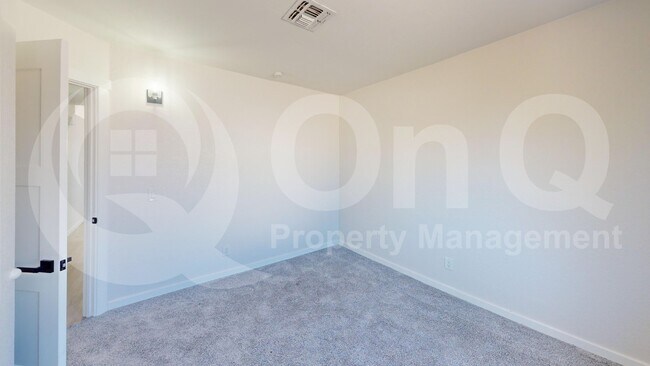 Building Photo - 1826 W Holland Dr