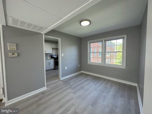 Building Photo - 6626 Boulevard View