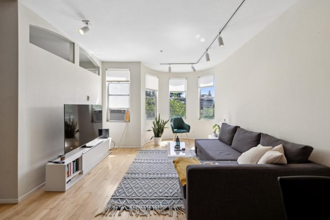 Building Photo - Nahcco