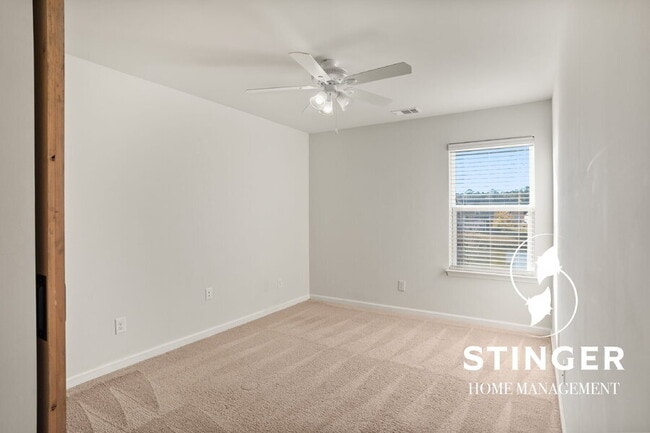 Building Photo - 71 Saluda Way