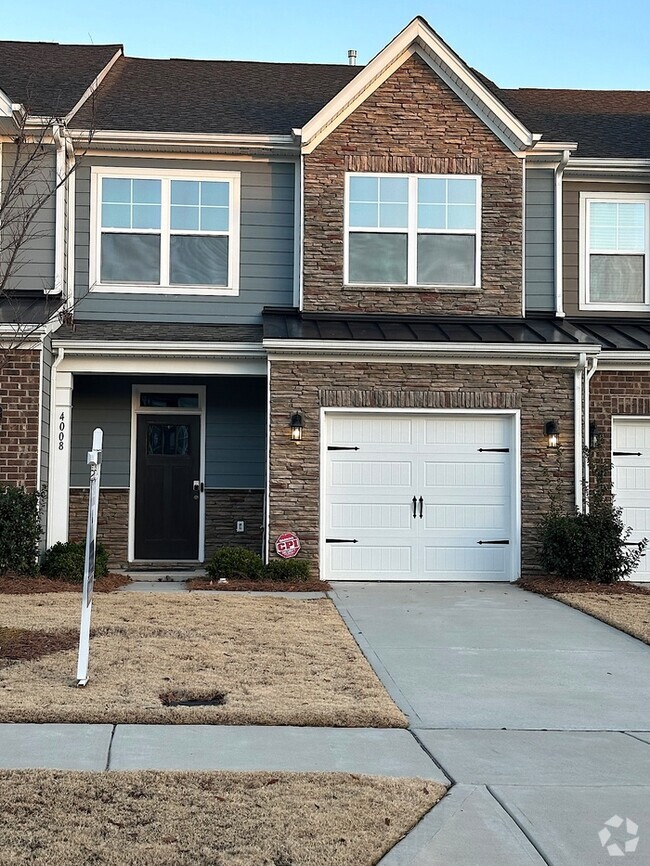 Building Photo - HARRISBURG TOWNHOME
