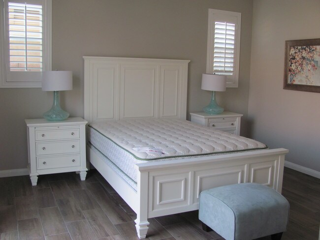 Building Photo - 3043 Hopkins St