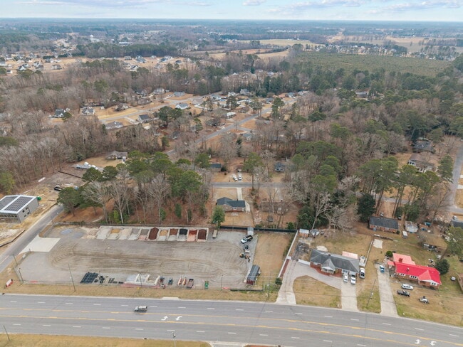 Building Photo - 340 Circle Dr