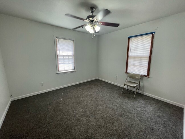 Building Photo - 3 Bedroom Midwest City Home!