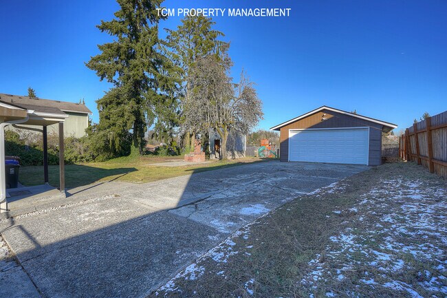 Building Photo - 8437 S M St