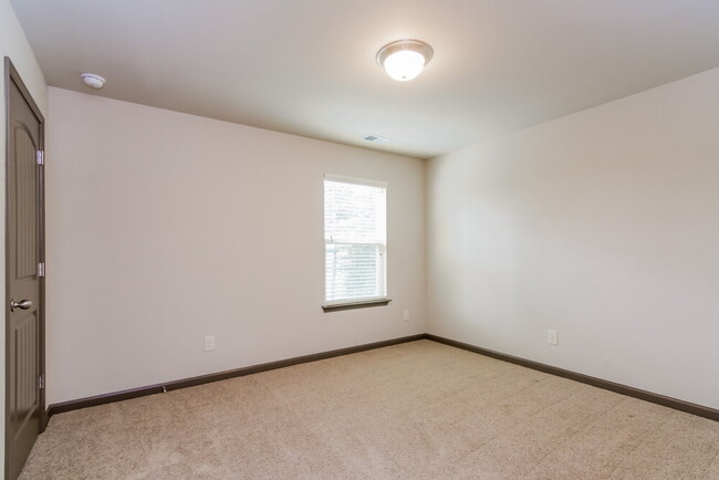 Building Photo - 601 Sweet Ashley Way