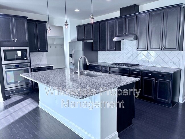 Building Photo - 1056 Midvale Ave