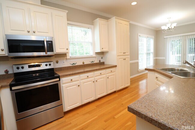Building Photo - 100 Pebble Ridge Farms Ct