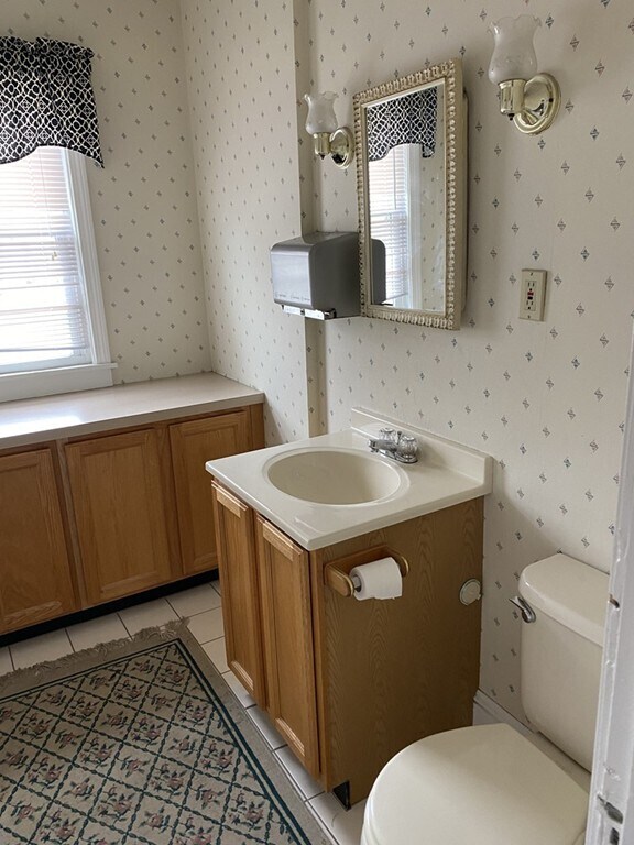 Building Photo - 674 N Main St