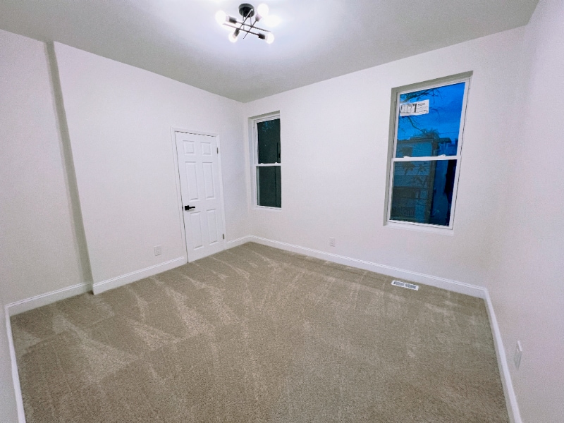 Building Photo - 720 E 41st St