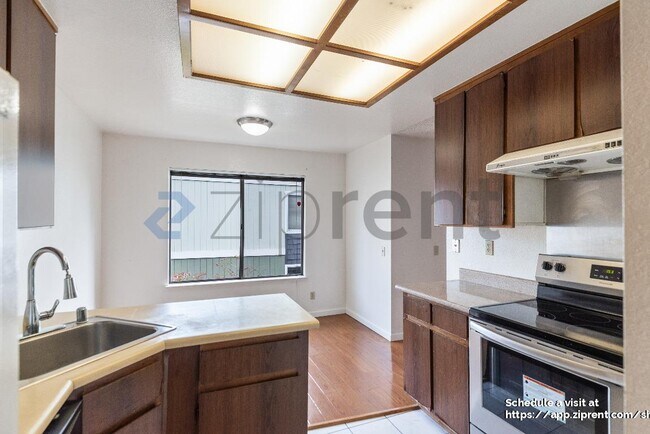 Building Photo - 2547 Easton Ln