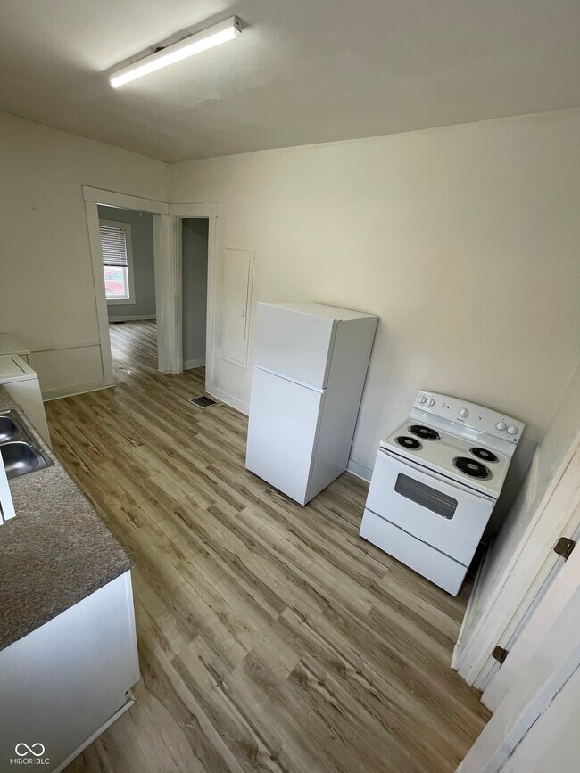 Building Photo - 610 S Gallatin St