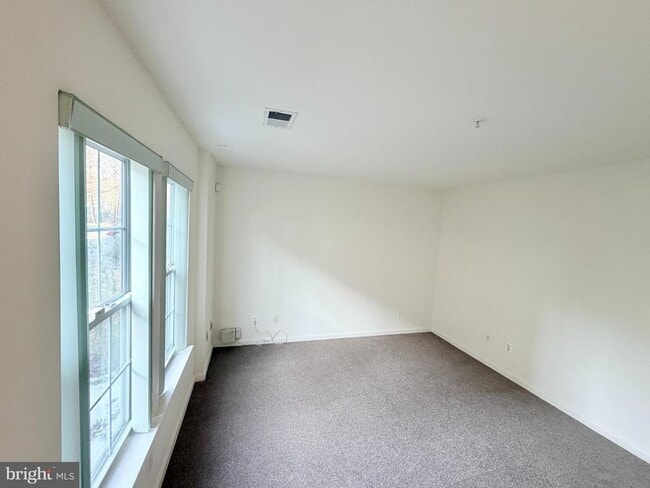 Building Photo - 112 Rabbit Chase Dr