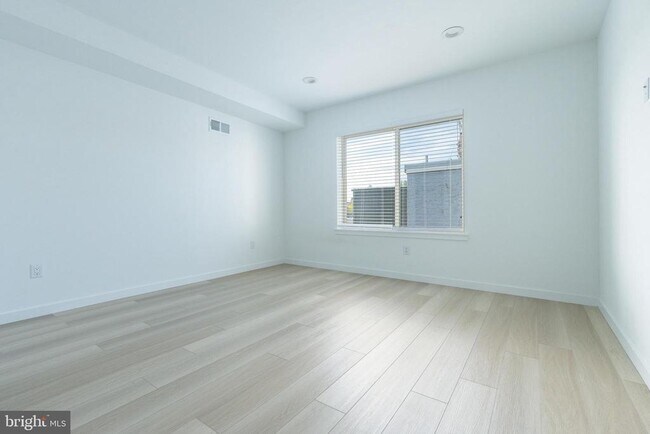 Building Photo - 1252 N 18th St