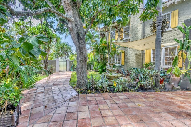 Building Photo - 511 29th St