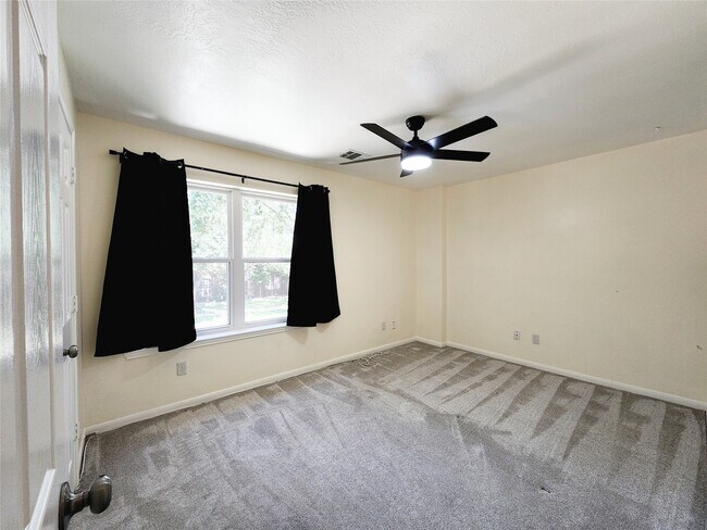 Building Photo - 7206 Bethany Bay Dr