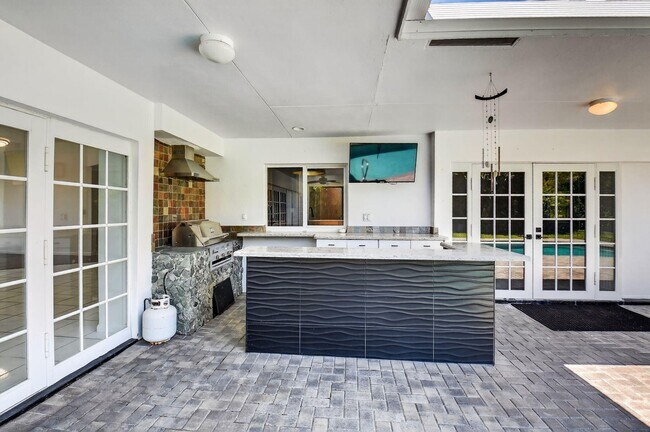 Building Photo - 1599 NW 14th Ave