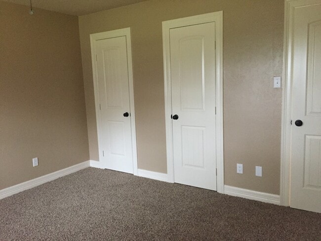 Building Photo - 3/2/2 on 3 ac SHISD REDUCED
