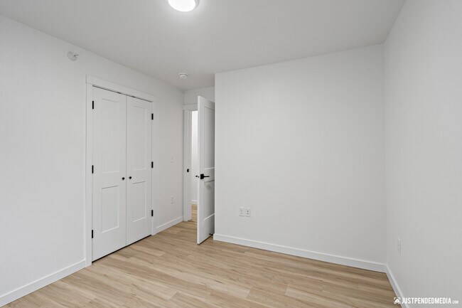 Building Photo - 12378 Lake St