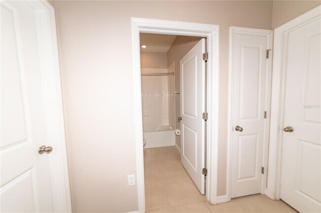 Building Photo - 16619 Mooner Plank Cir