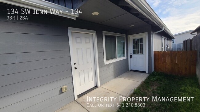 Building Photo - 134 SW Jenn Way