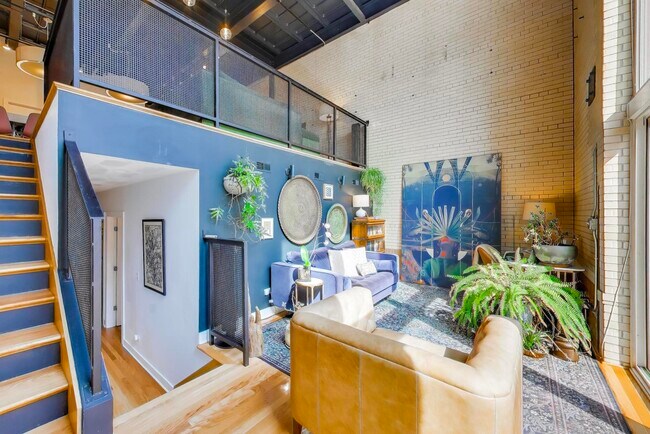 Building Photo - 1128 W Ardmore Ave