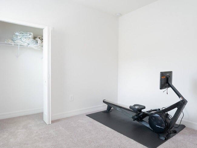 Building Photo - Move in now with zero deposit! This stunni...