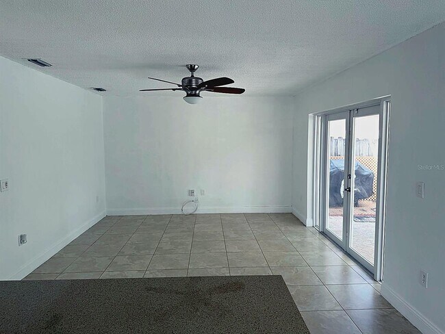 Building Photo - 114 Danielle Ct