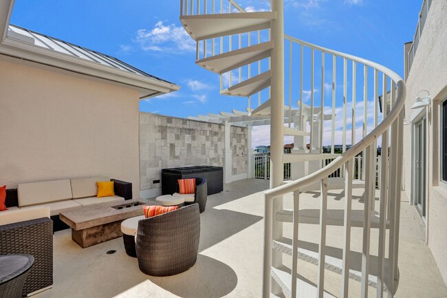 Building Photo - Gorgeous Penthouse Unit One Block from the...