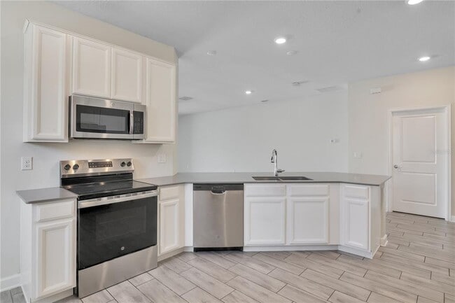 Building Photo - 223 Bergamot Lp