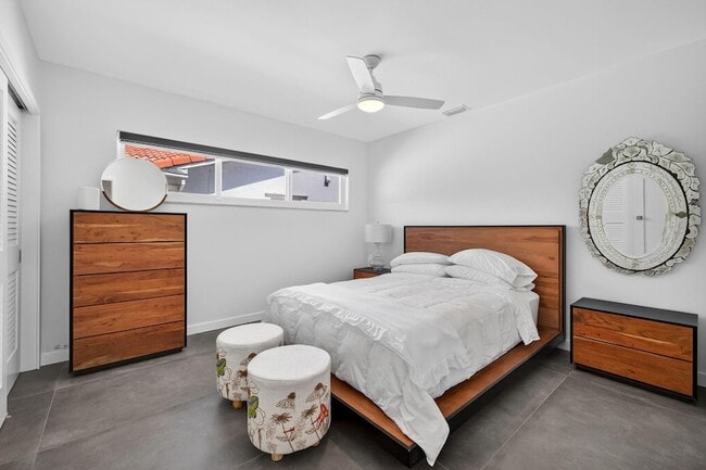 Building Photo - 2720 NE 59th St