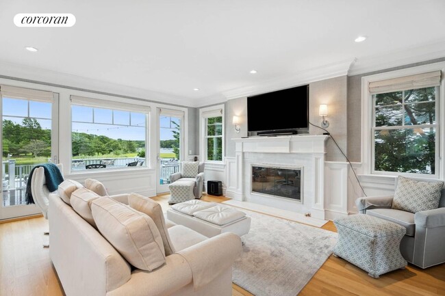 Building Photo - 34 E Beach Dr