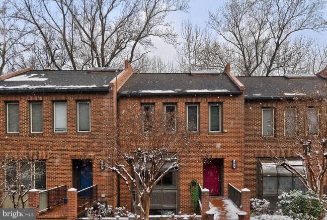 Building Photo - 7511 Bradley Blvd