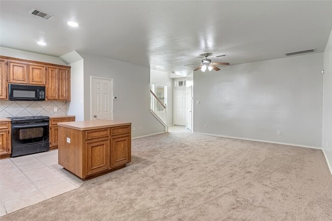 Building Photo - 706 Woodport Ln